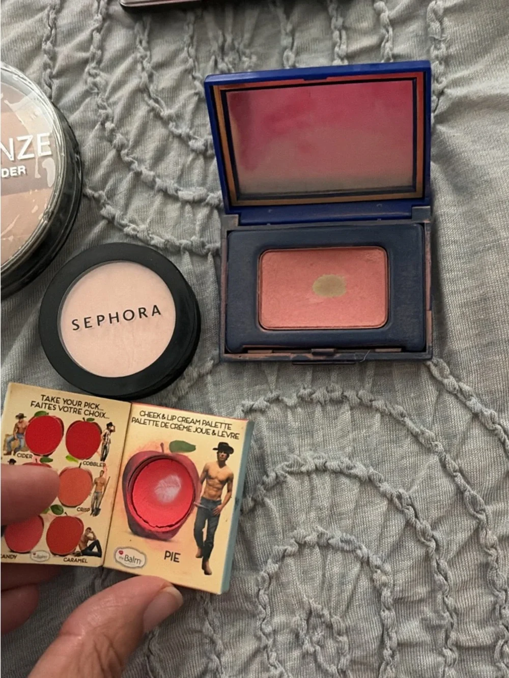 Benefit luv it